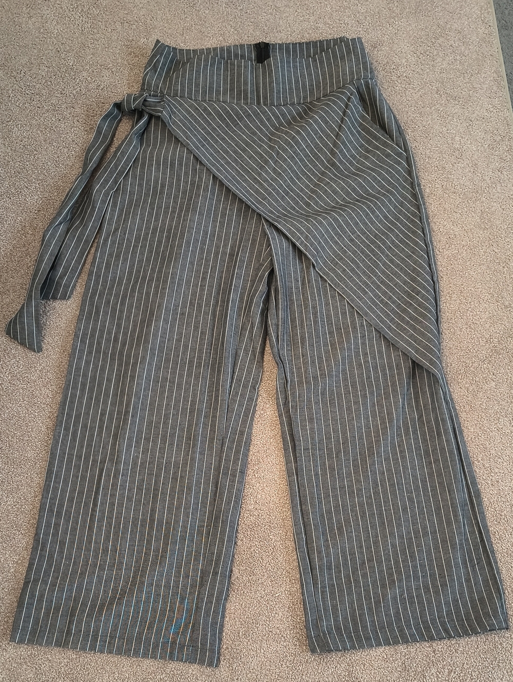NWT XQR Gray White Striped Wrap-Front Wide Leg Pants - Women's/Misses XXL